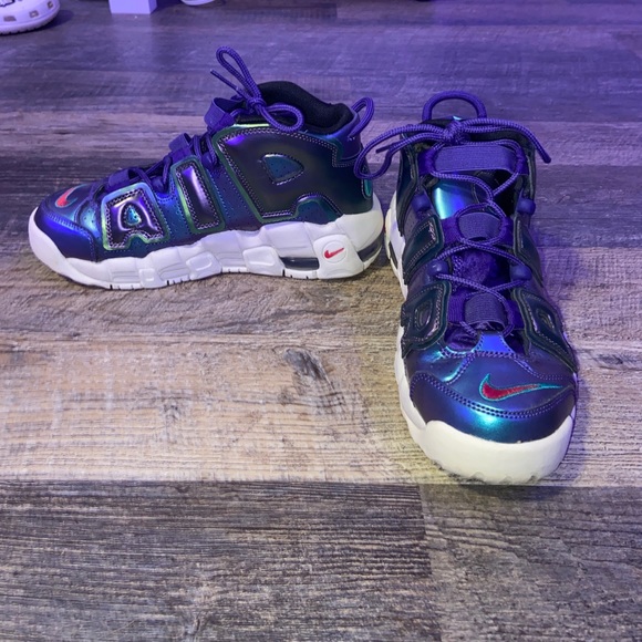 Nikes - Picture 2 of 5